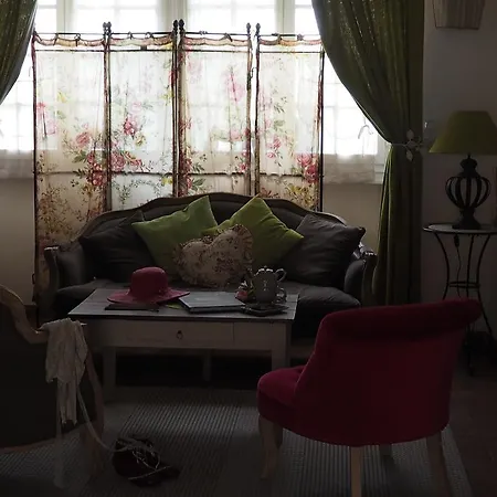 Les Chambres Des Reveries