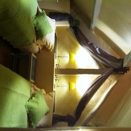 Les Chambres Des Reveries Bed & Breakfast